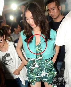 明星走光时的图片,揭秘明星走光背后的尴尬瞬间